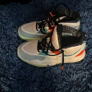 Boys basketball sneakers